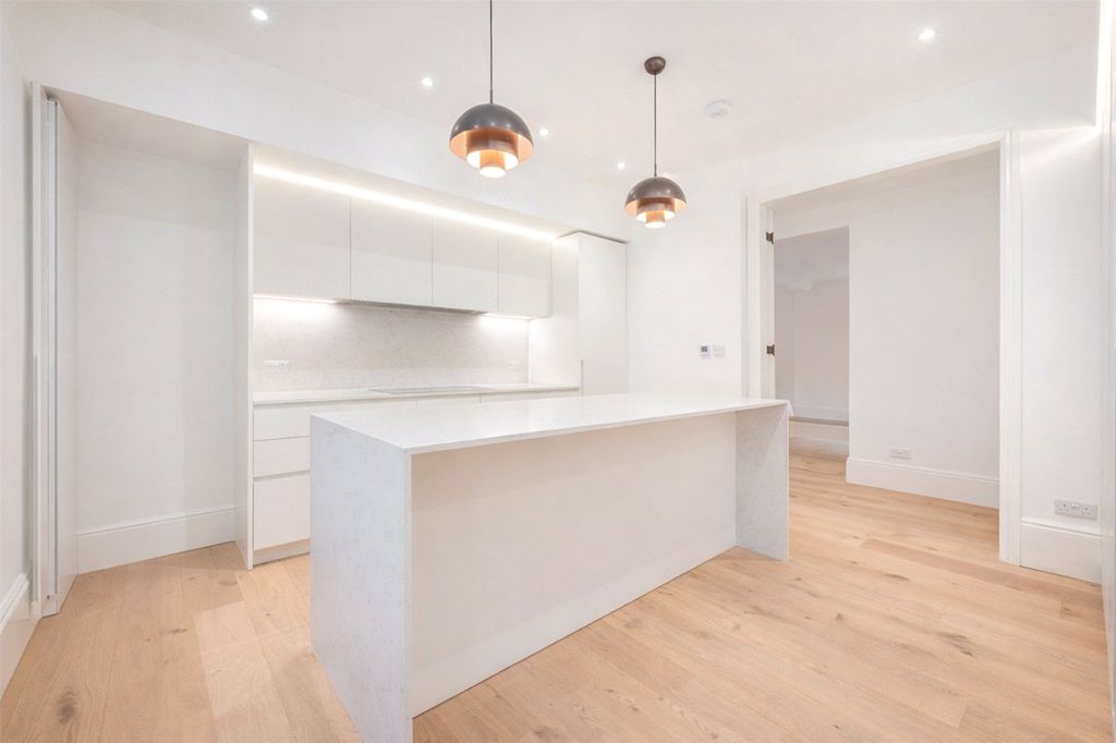 Property photo 2 of 15 Picture No. 40