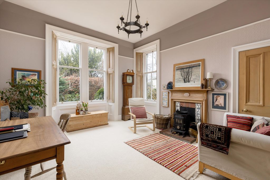 Property photo 3 of 23 Image