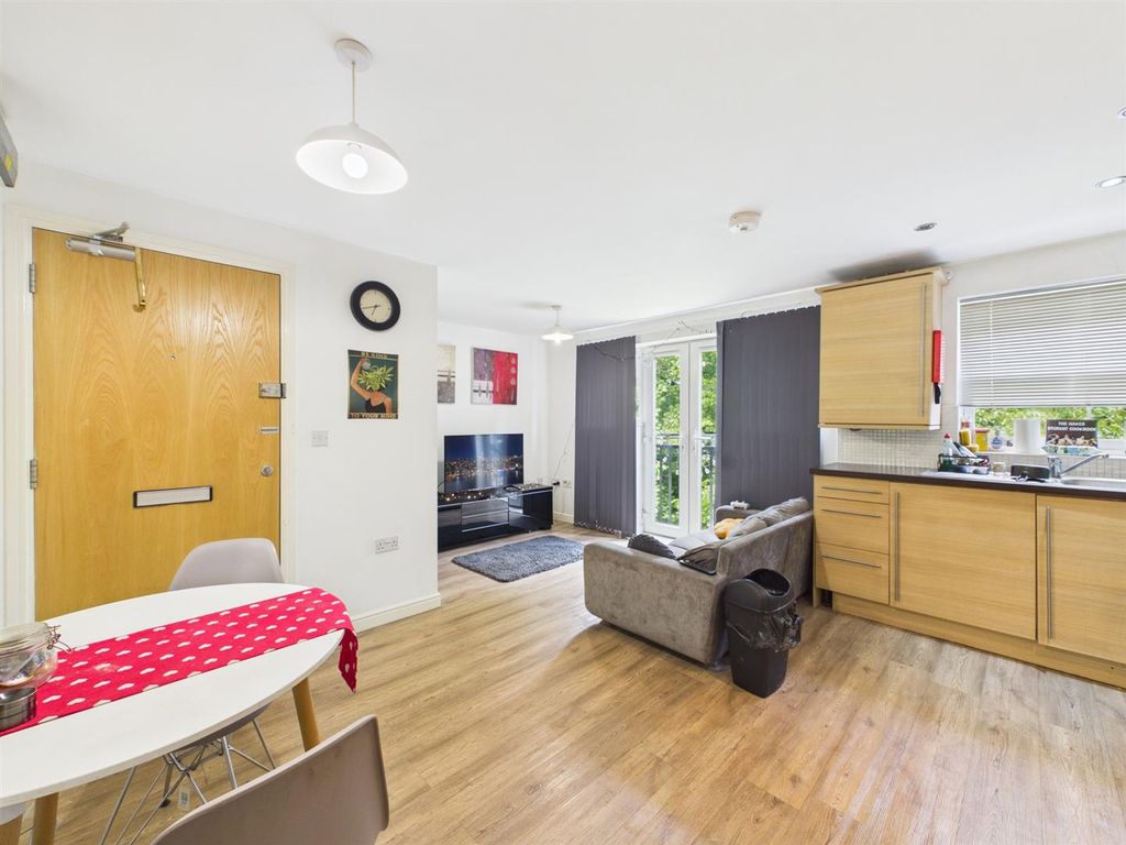 Property photo 3 of 10