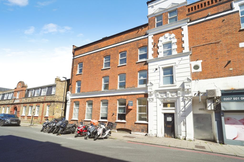 Property photo 2 of 8