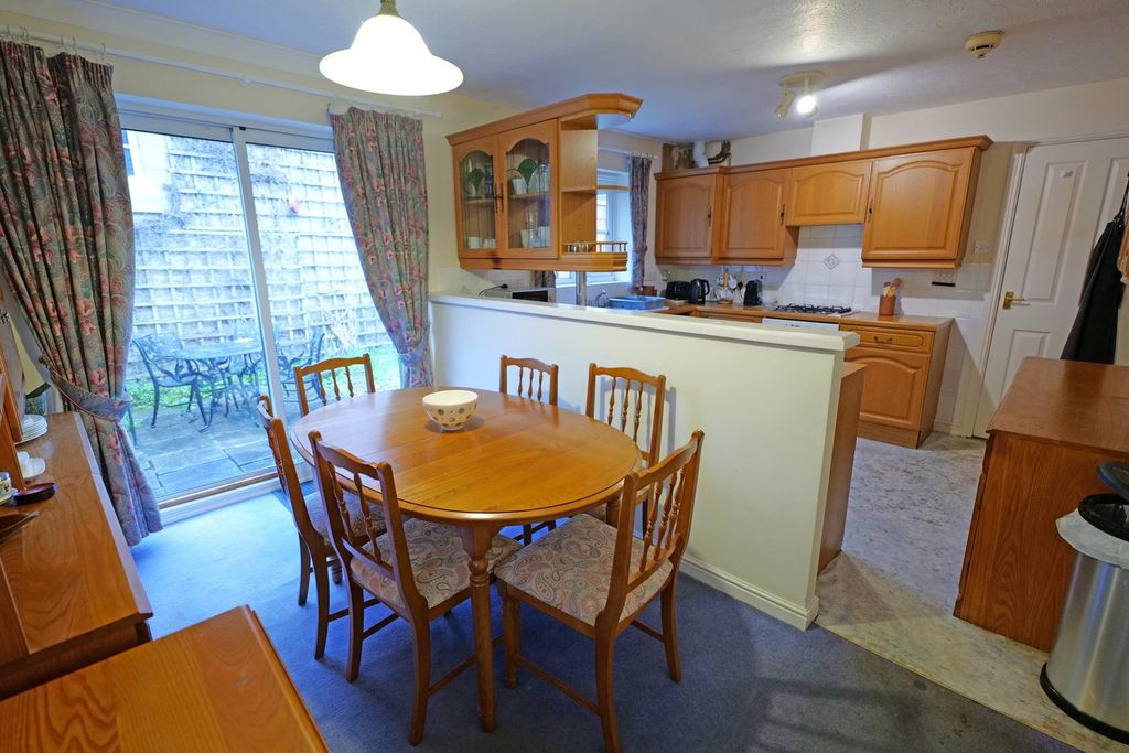 Property photo 3 of 21