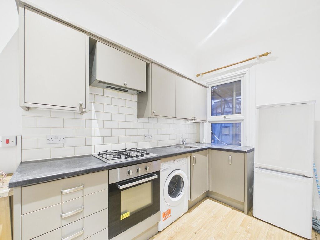 Property photo 2 of 8 Kitchen