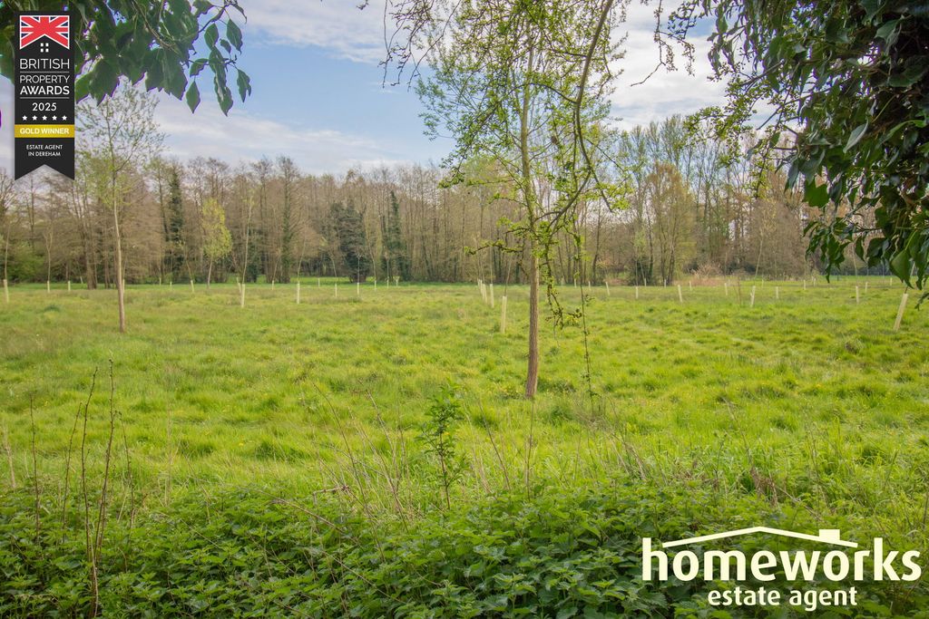 Property photo 2 of 20