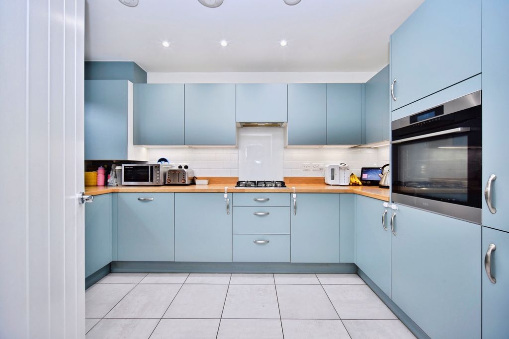 Property photo 3 of 20 Fbb_5223Edit