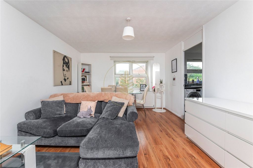 Property photo 2 of 10 Picture No. 15