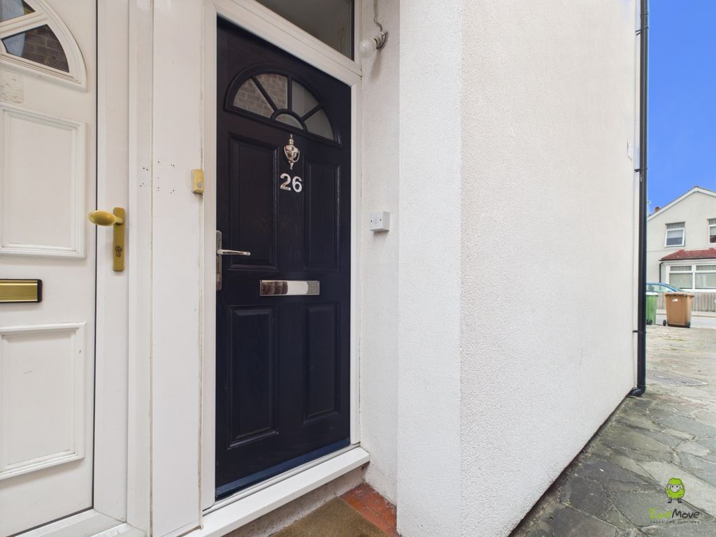 Property photo 2 of 15 Presented By Gemma Of Ewemove Bexley And Dartford