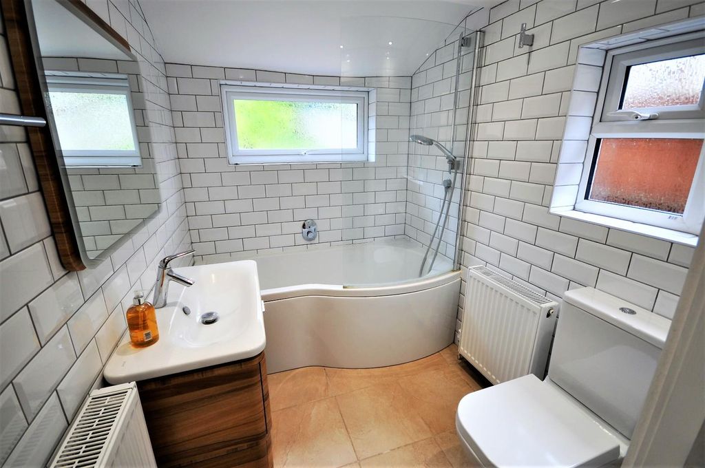 Property photo 3 of 12 Re-Fitted Bathroom