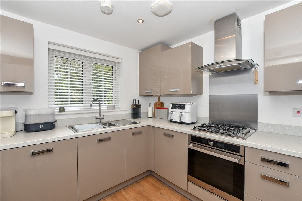Property photo 3 of 14 Kitchen