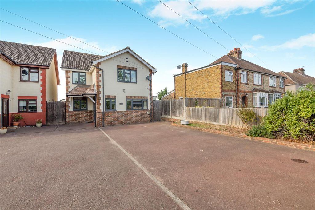 Property photo 1 of 27 8706820-Exterior01.Jpg