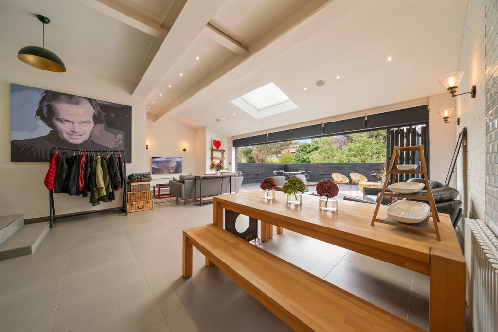 Property photo 1 of 14 4343920