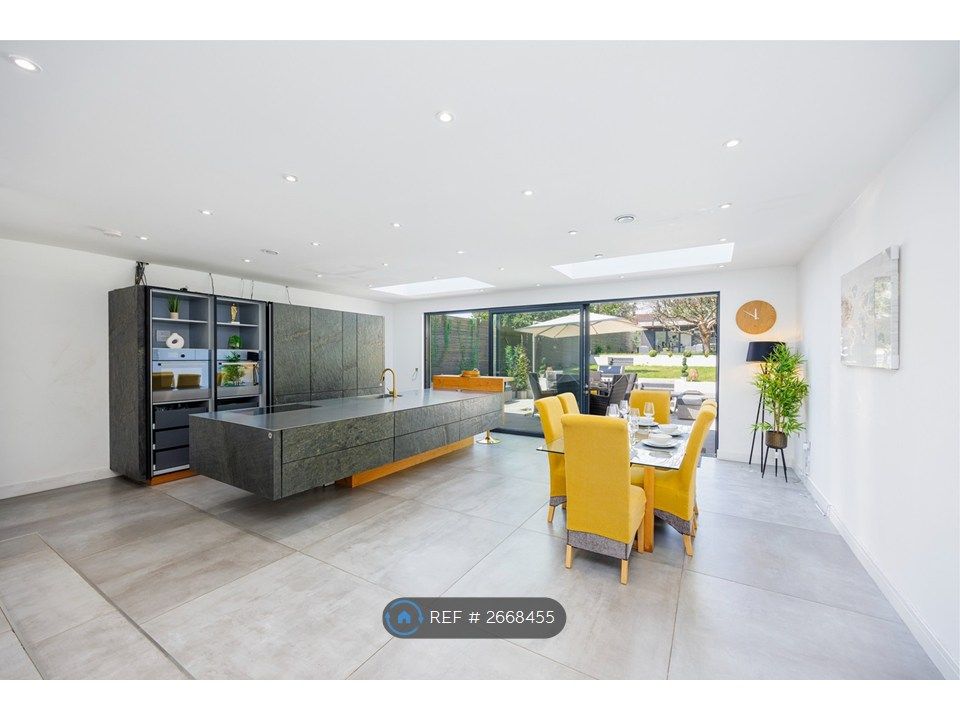 Property photo 1 of 35