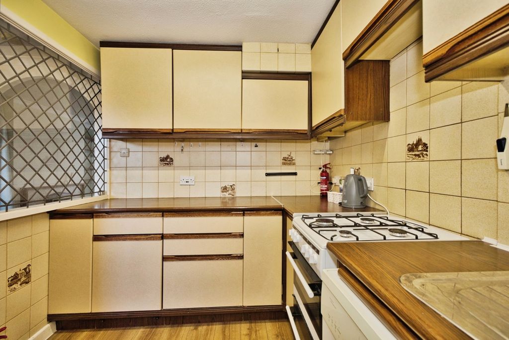 Property photo 3 of 16 Pbox-Img.Jpg