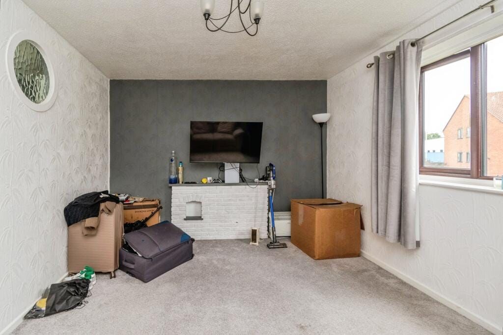 Property photo 3 of 14