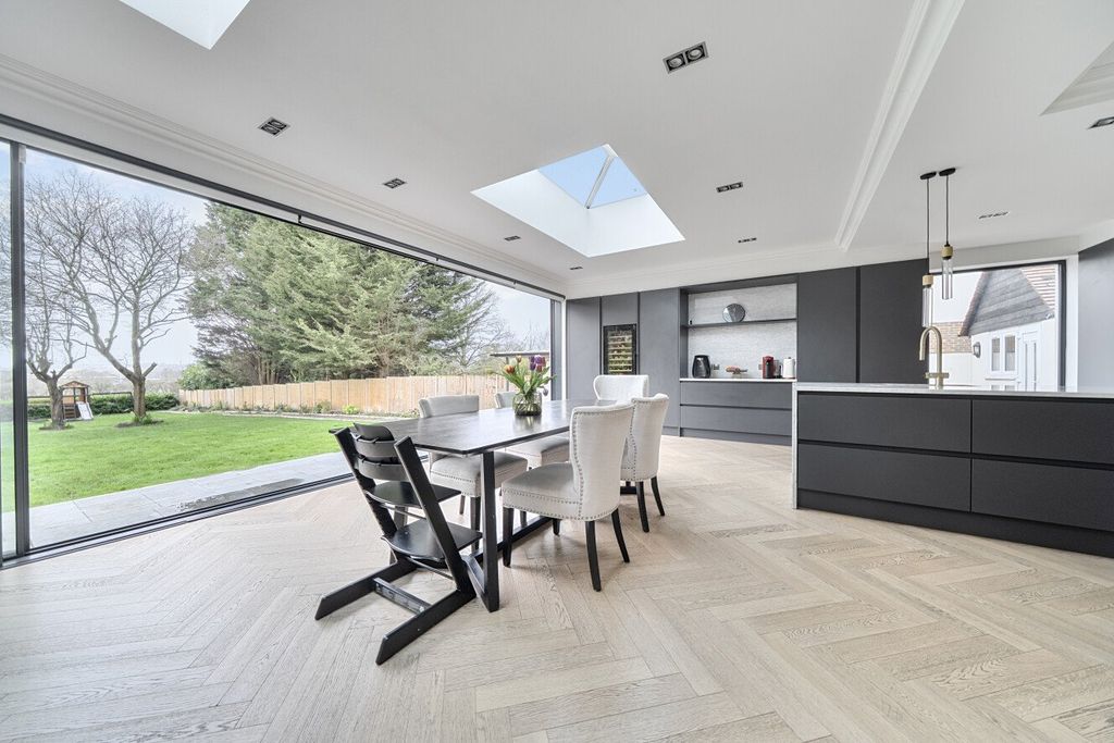 Property photo 3 of 45 Picture No. 54