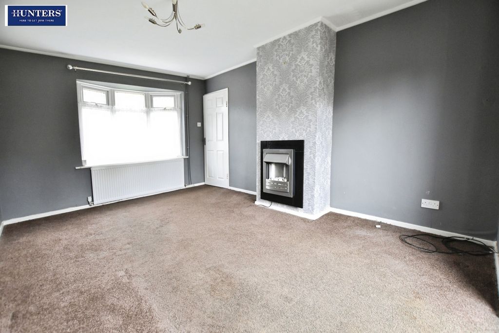Property photo 3 of 16 Living Room