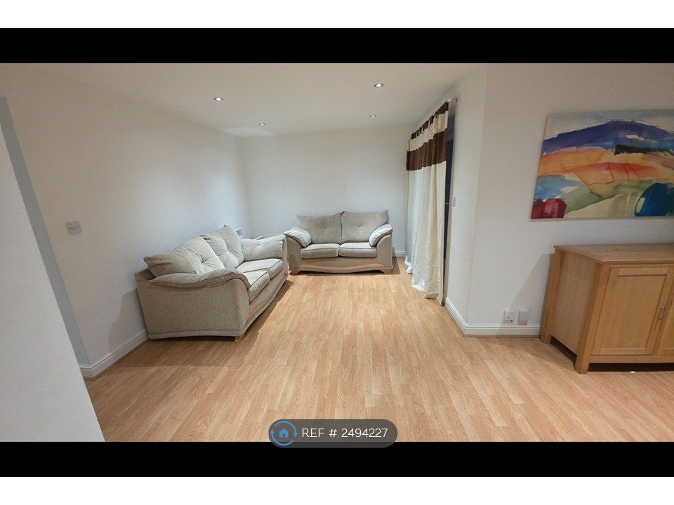 Property photo 1 of 22 Living Room