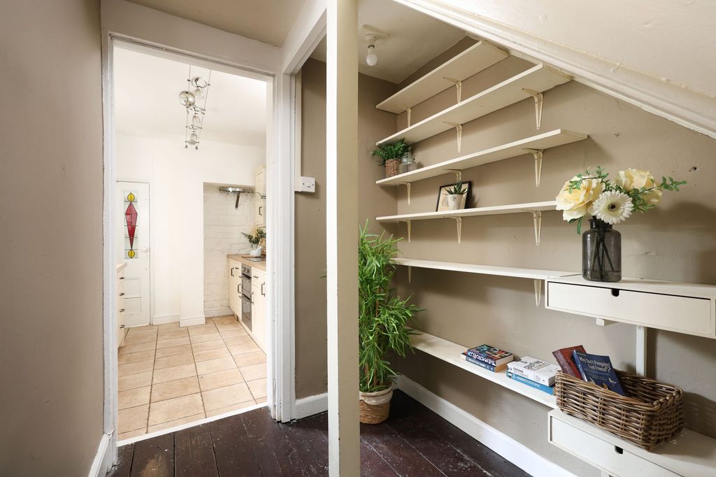 Property photo 3 of 24