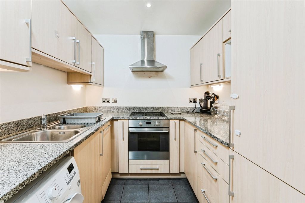Property photo 2 of 19 Picture No. 08