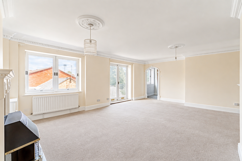 Property photo 3 of 12 Lounge/Diner