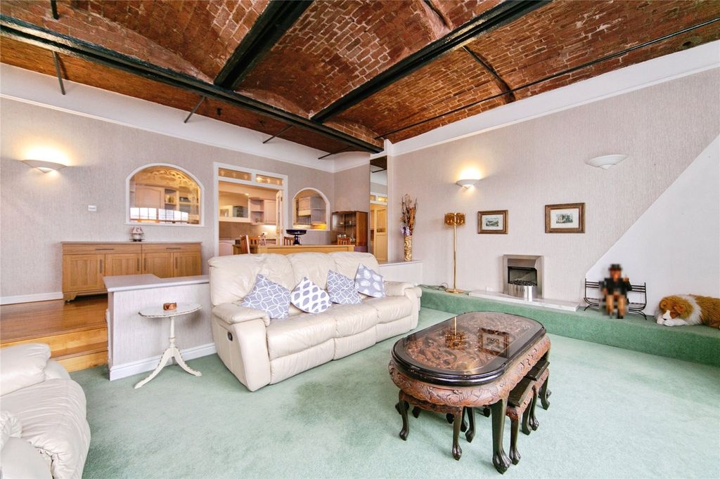 Property photo 3 of 17 Picture No. 32