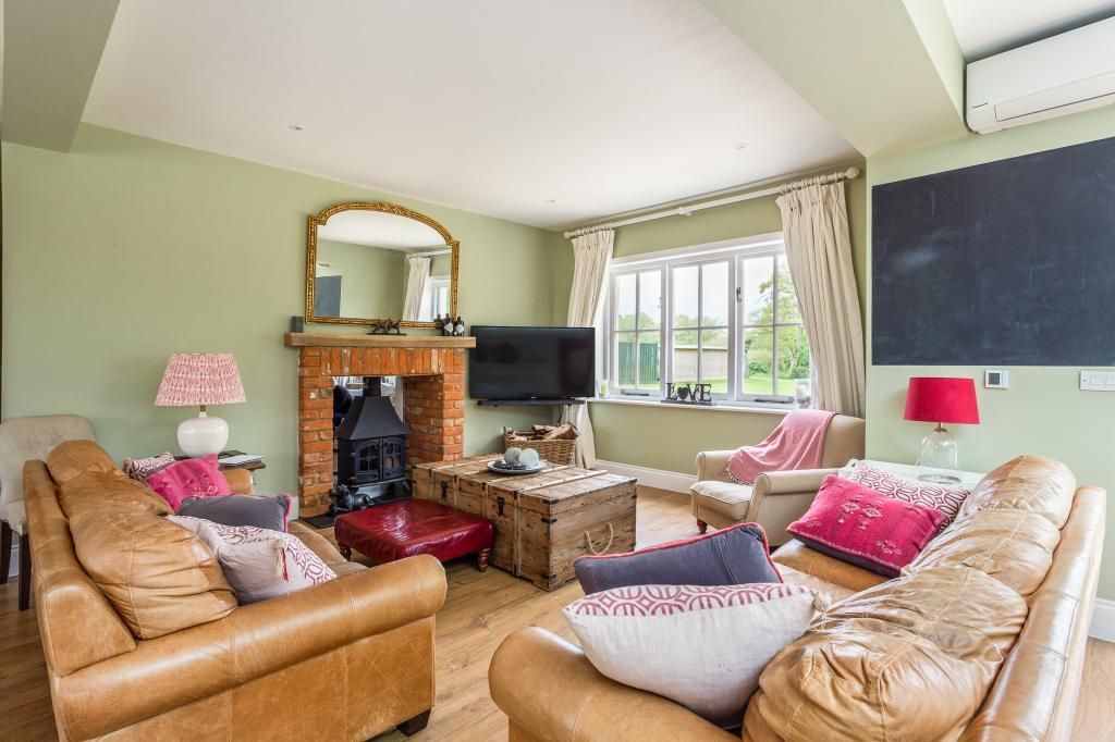 Property photo 3 of 19 Image