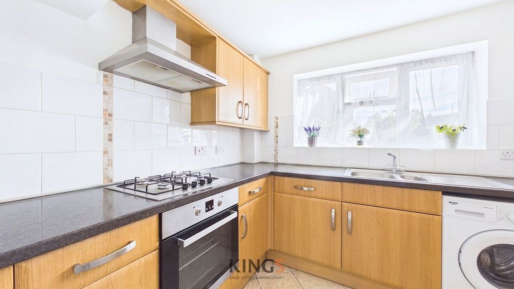 Property photo 2 of 17 Kitchen