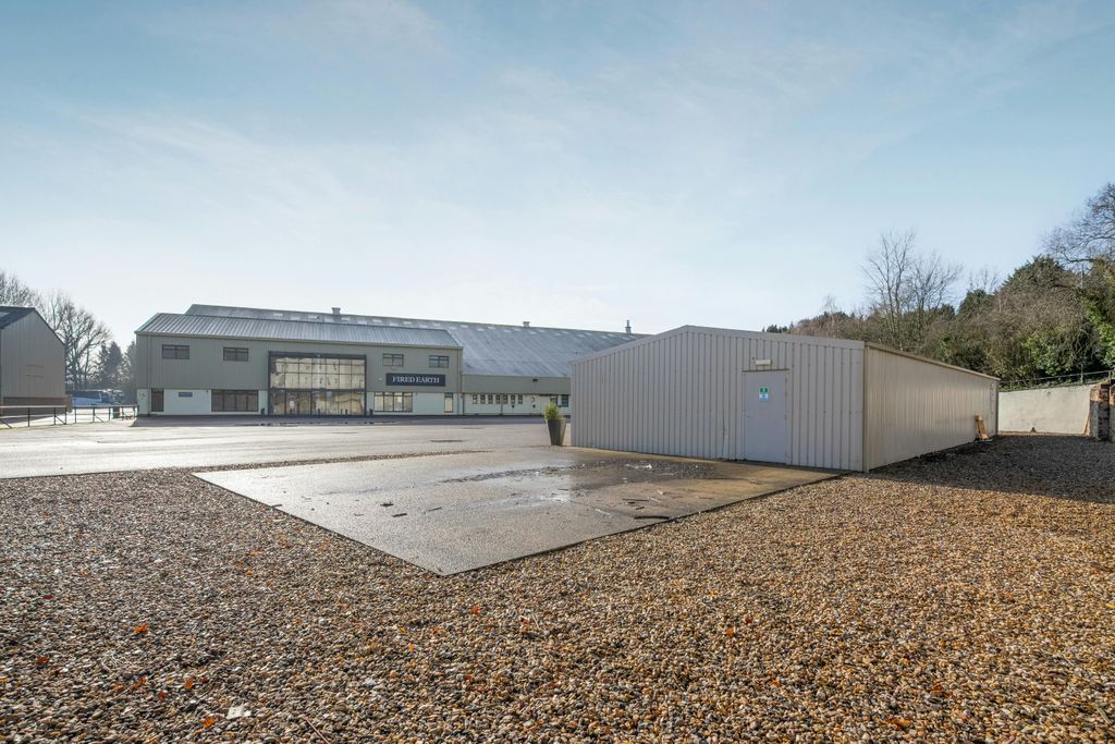 Property photo 3 of 13 Fired Earth_Twyford Mill-5.Jpg