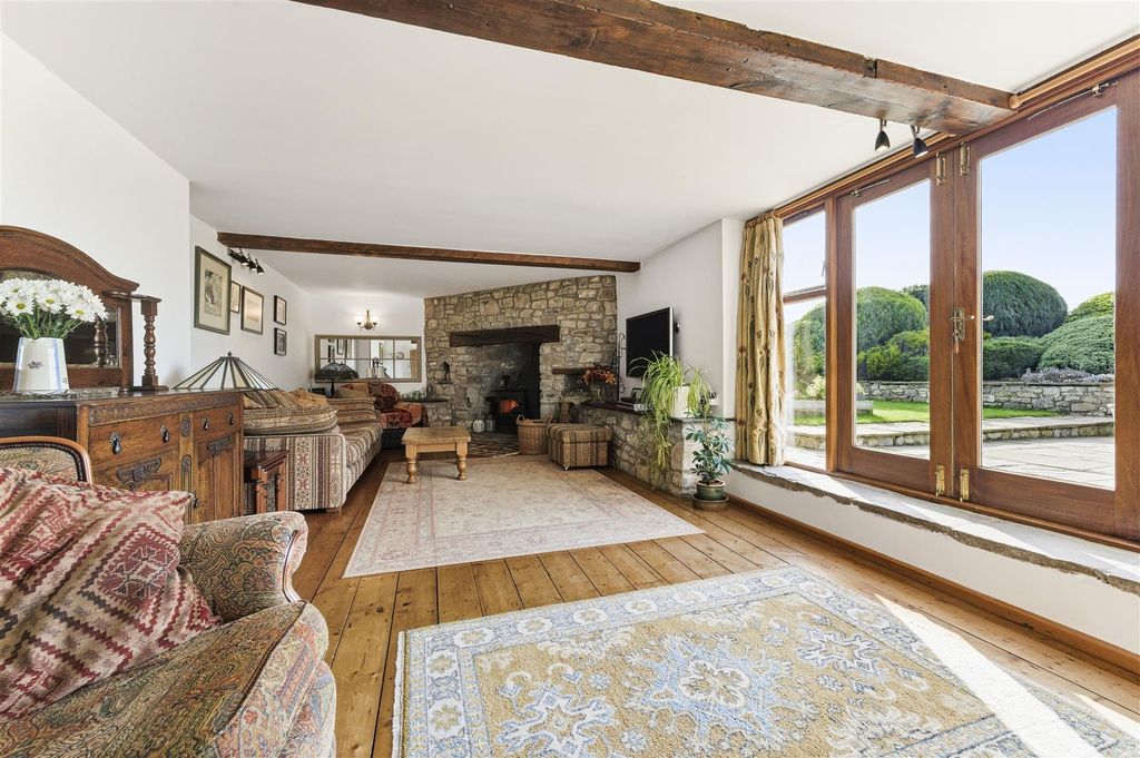 Property photo 3 of 34 25-A7400988.Jpg