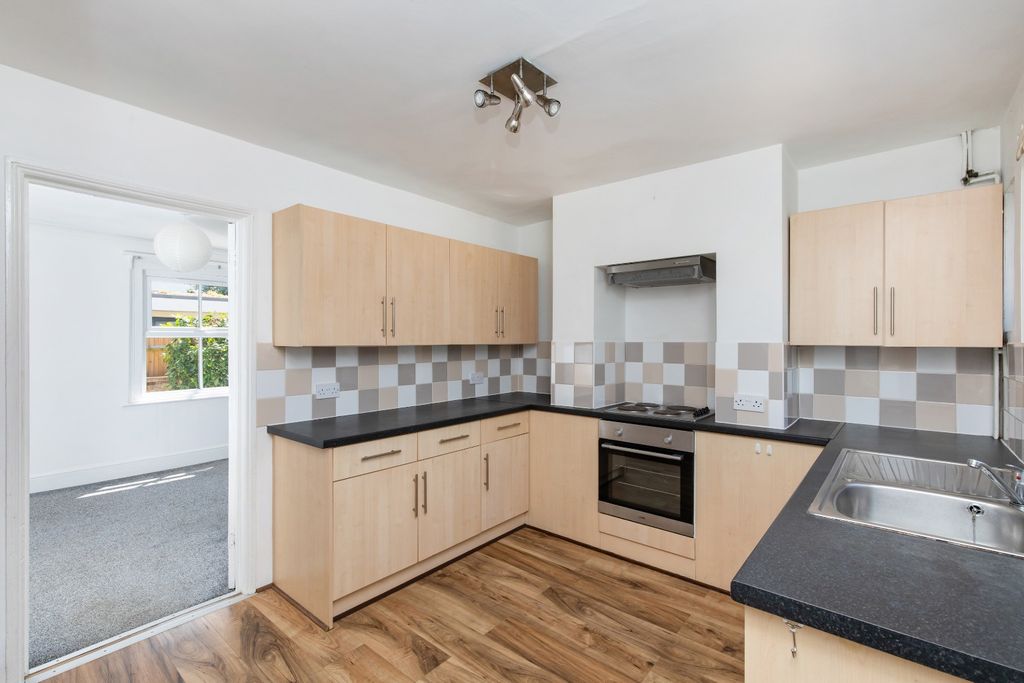 Property photo 3 of 15 5271582
