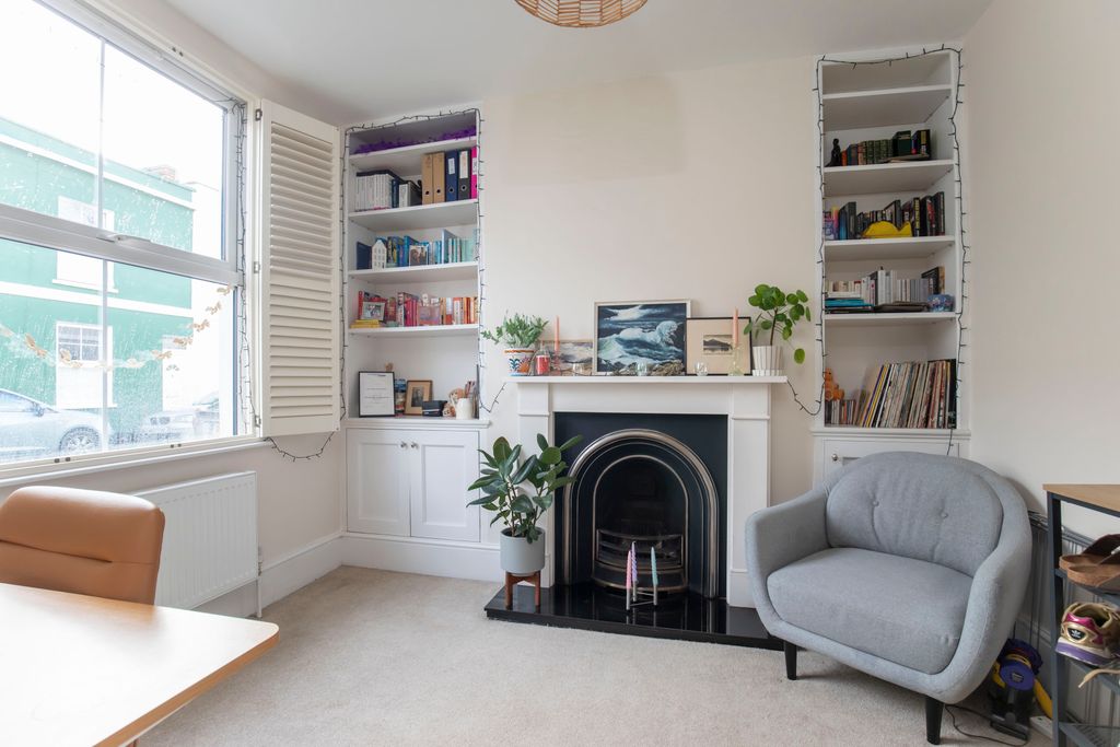 Property photo 3 of 11