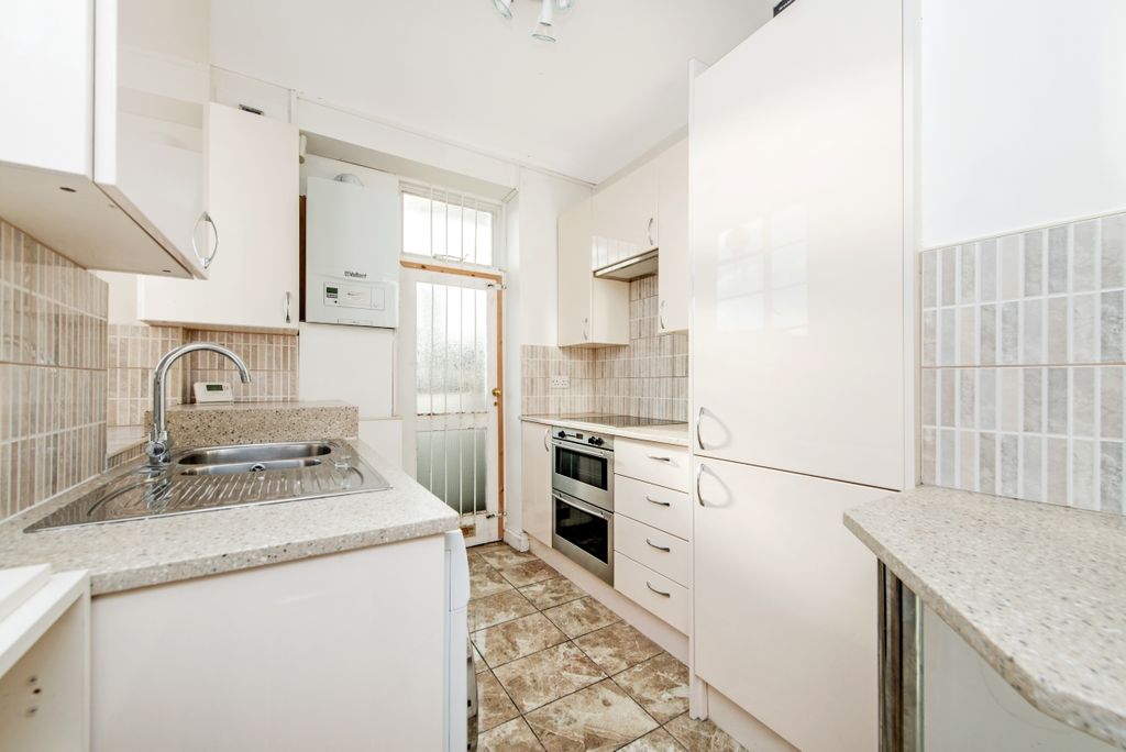 Property photo 3 of 10 19251_Kfh_St_Johns_W