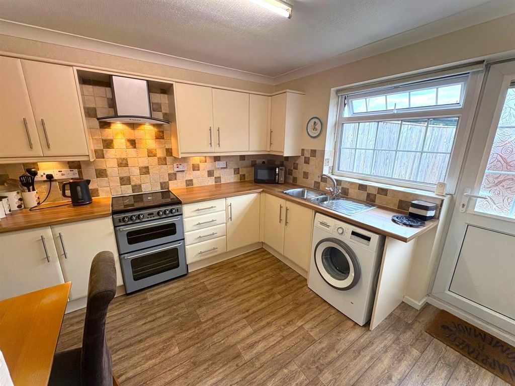 Property photo 3 of 14 Kitchen/Diner