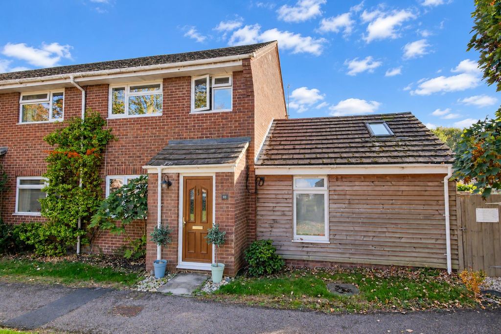 Property photo 1 of 18 Approach