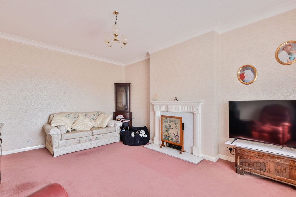 Property photo 2 of 23