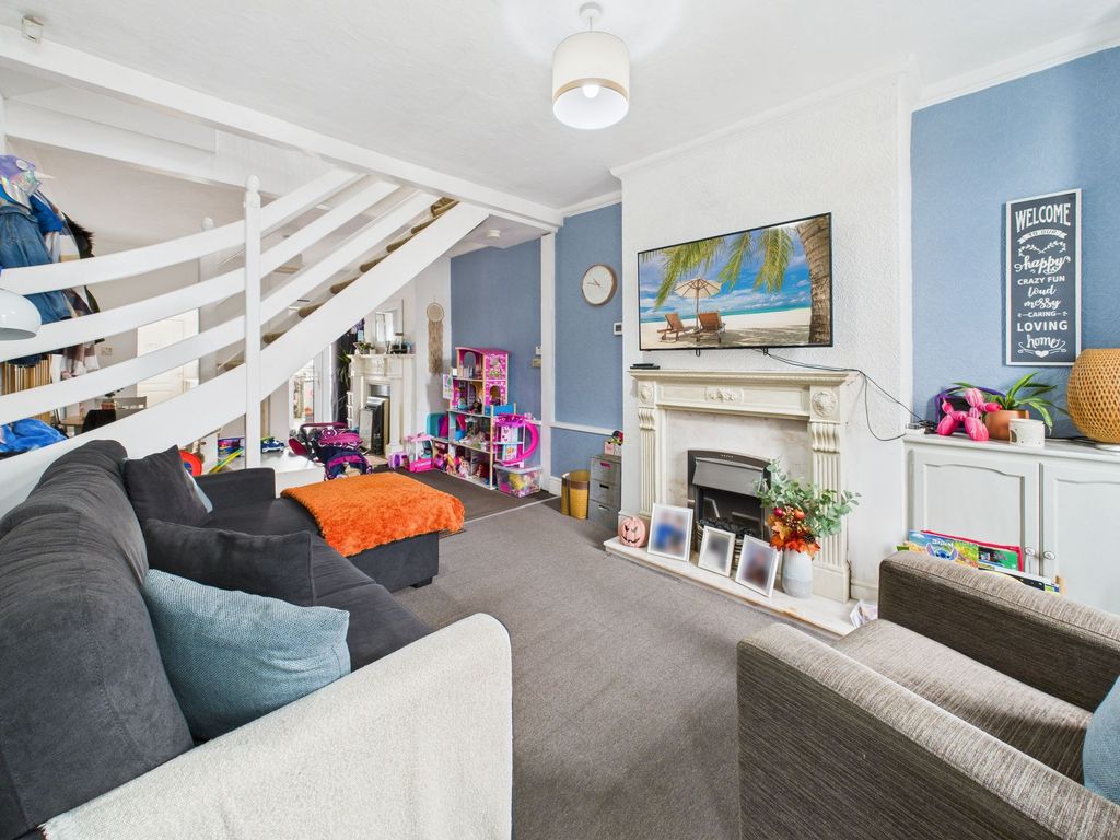 Property photo 2 of 10 Lounge Area