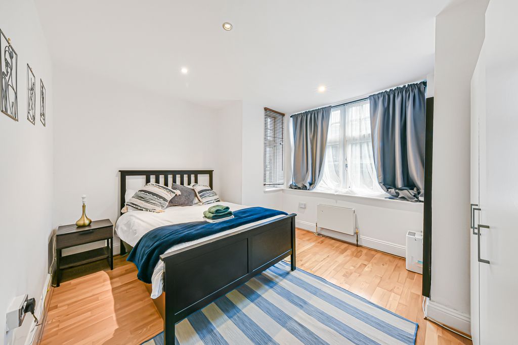 Property photo 3 of 6