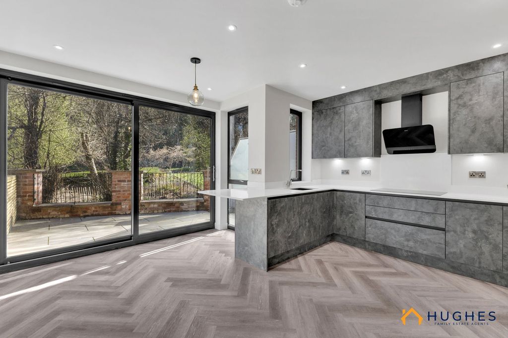 Property photo 1 of 35