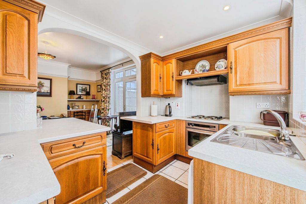 Property photo 3 of 20 Pbox-Img.Jpg