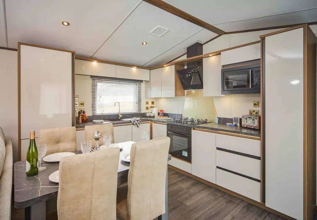 Property photo 1 of 5 Dining Kitchen