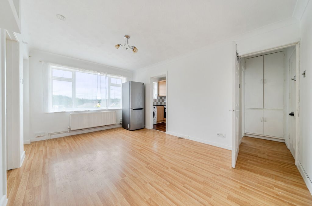 Property photo 3 of 9 1516331-26-6A9Abf...