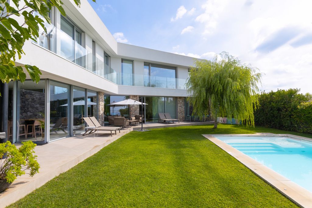 Property photo 3 of 36