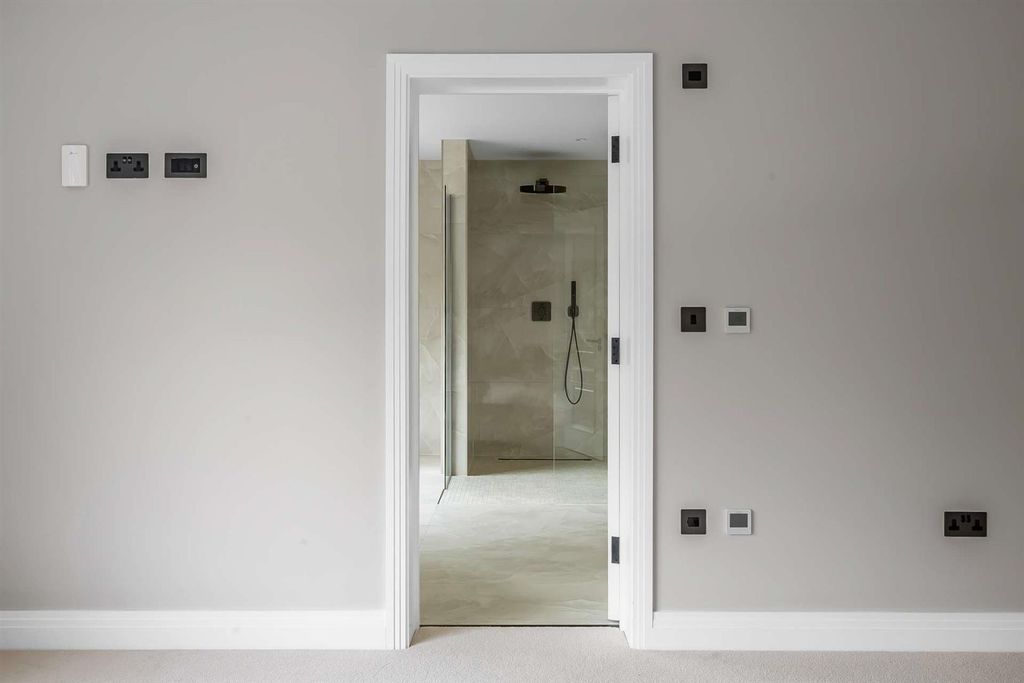 Additional image 48 of 4 bed detached house for saleCross Lanes, Guildford GU1