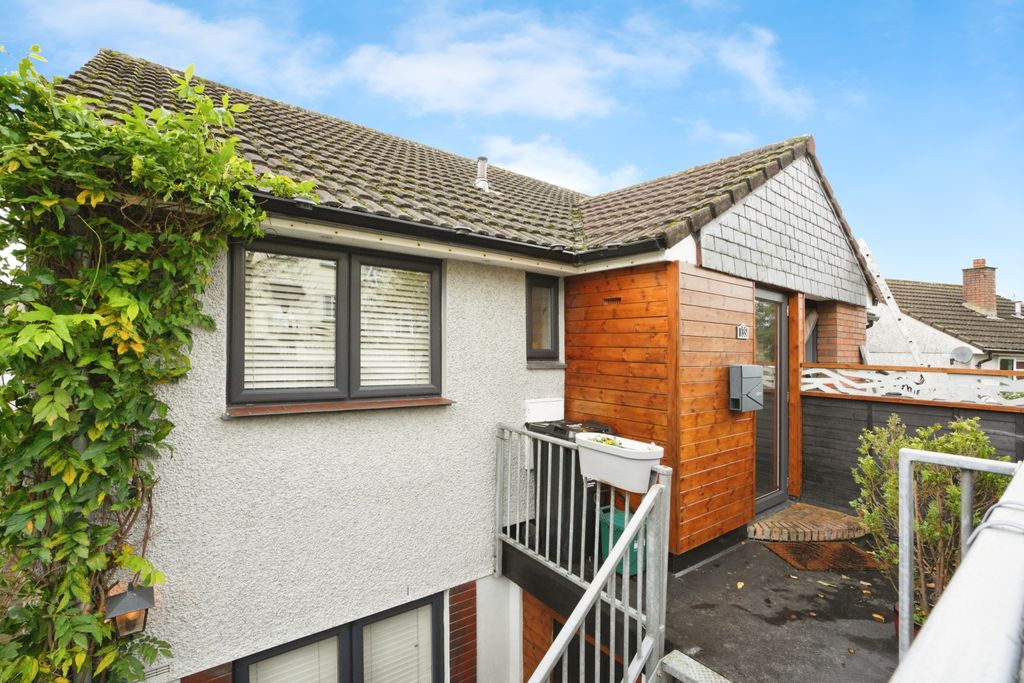 Property photo 1 of 20 Front