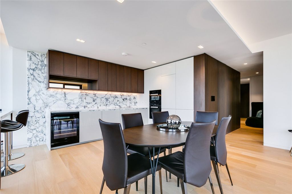 Property photo 1 of 12 Reception/Kitchen