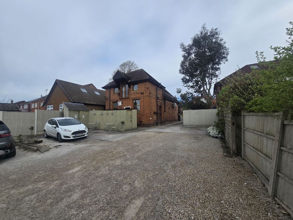 Property photo 3 of 46