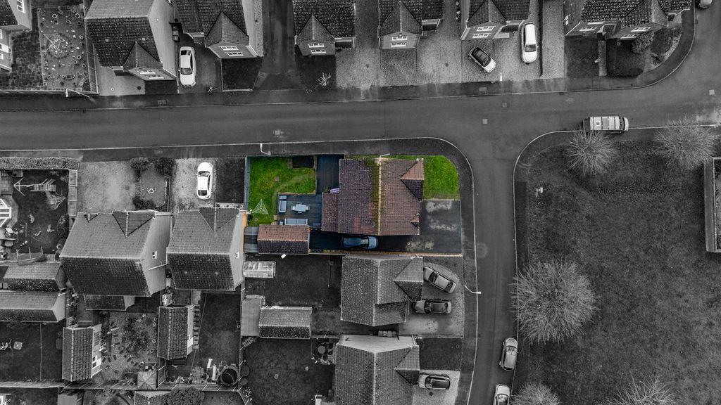 Property photo 3 of 28