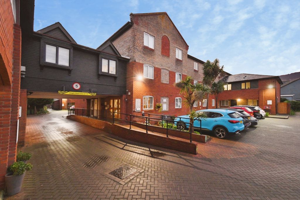 Property photo 1 of 11 Pbox-Img.Jpg