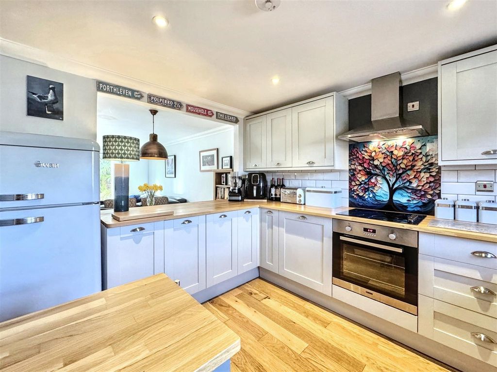 Property photo 2 of 23 Kitchen