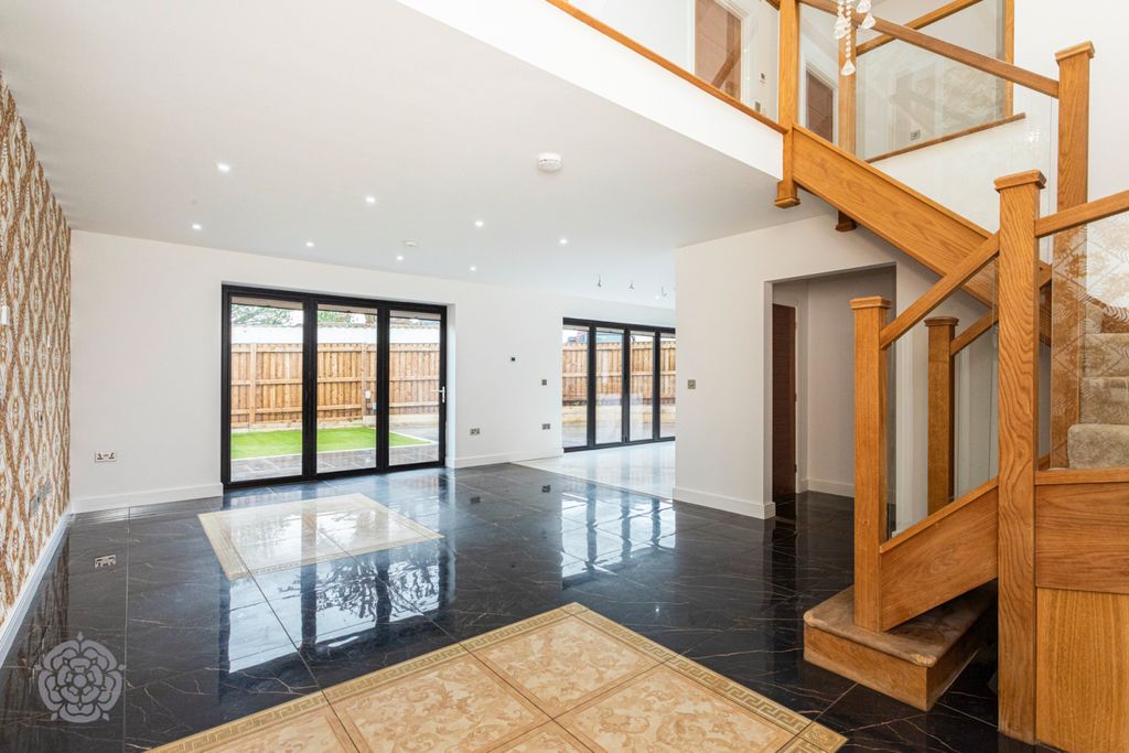 Property photo 2 of 44 Picture No. 21