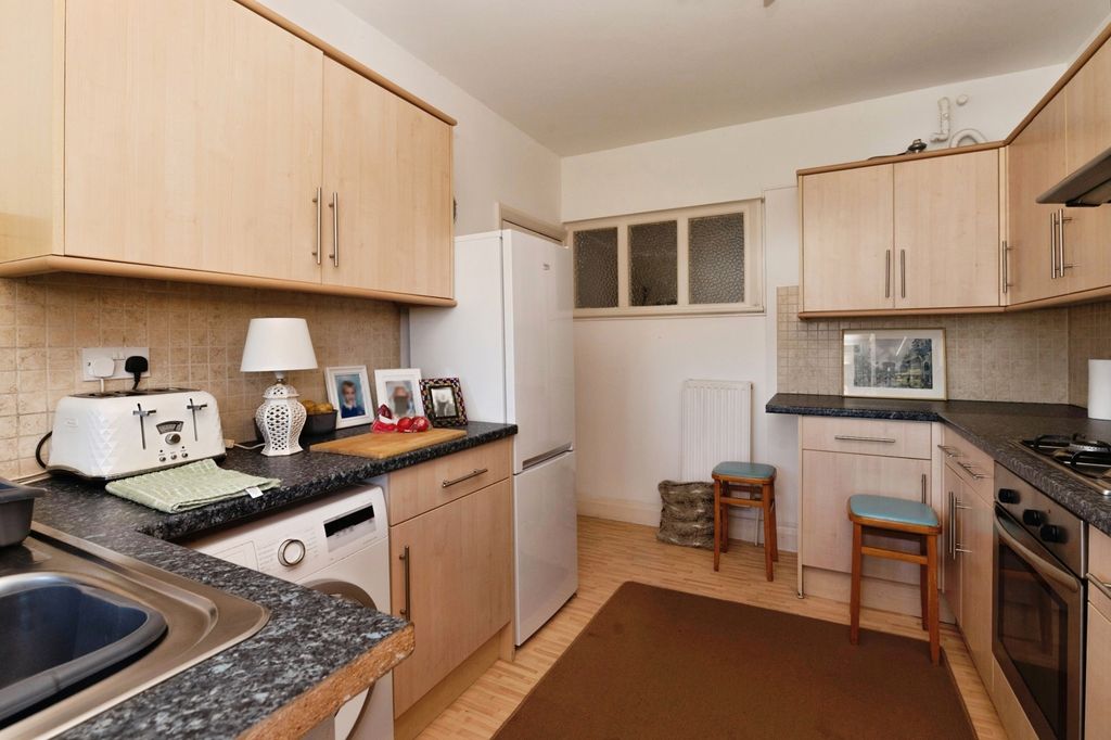 Property photo 3 of 14 Kitchen
